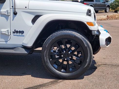 Used 2021 Jeep Wrangler Unlimited Sahara AWD/4WD image 29