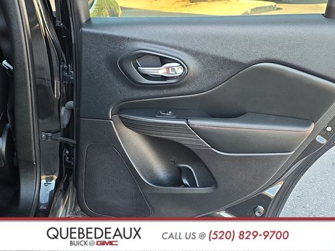 Used 2016 Jeep Cherokee Trailhawk w/ Trailer Tow Group AWD/4WD image 11