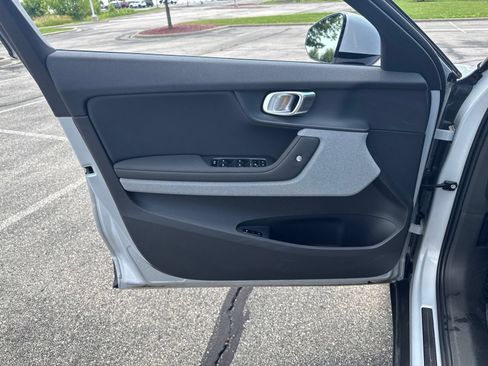 Used 2022 Polestar Polestar 2 w/ Performance Package AWD/4WD image 13
