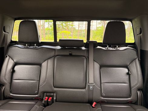 Used 2024 Chevrolet Silverado 2500 LTZ w/ LTZ Convenience Package AWD/4WD image 27