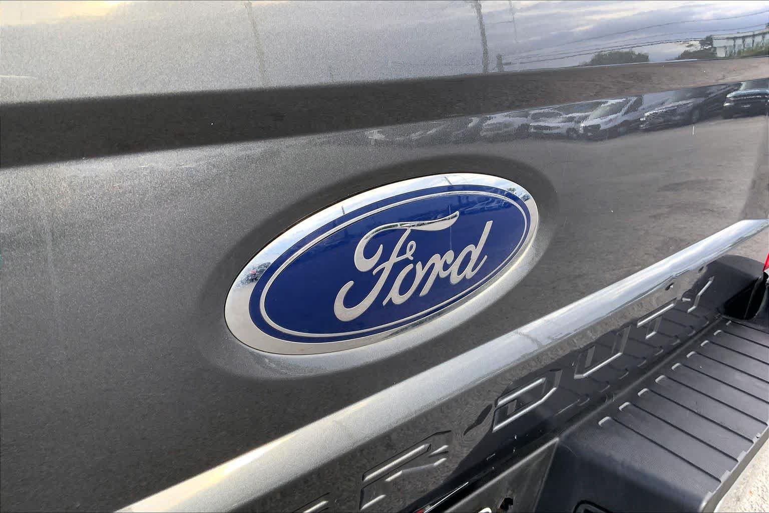 Used 2019 Ford F250 Lariat w/ Chrome Package AWD/4WD image 8