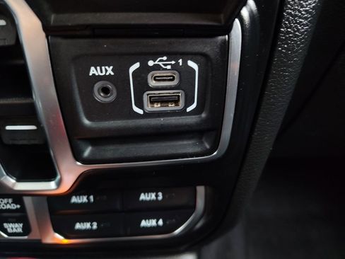 Used 2023 Jeep Gladiator Rubicon w/ LED Lighting Group image 4