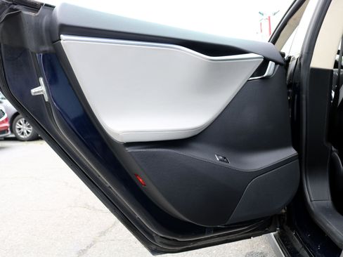 Used 2013 Tesla Model S image 28