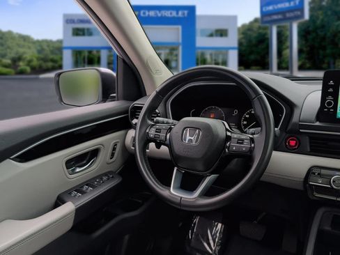 Used 2025 Honda Pilot Touring image 30
