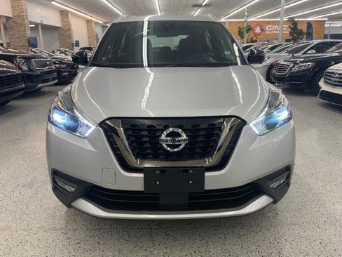 Used 2020 Nissan Kicks SR image 3
