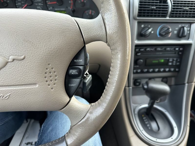 Used 2004 Ford Mustang Coupe RWD image 15
