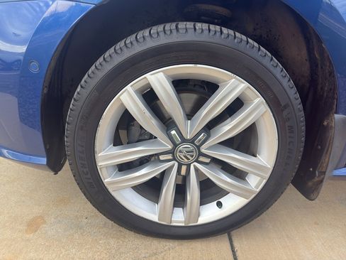 Used 2016 Volkswagen Passat 1.8T SEL Premium image 20