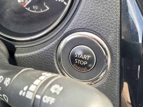 Used 2018 Nissan Rogue SV image 12