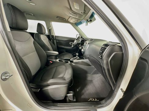 Used 2018 Kia Soul + FWD image 29
