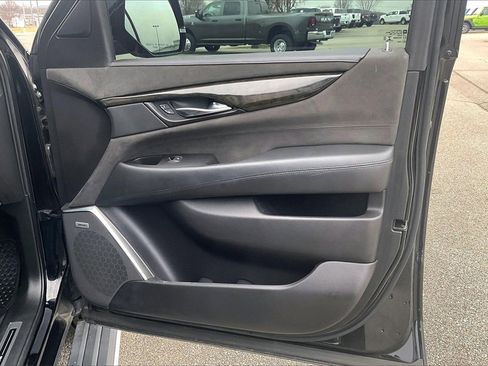 Used 2020 Cadillac Escalade Platinum image 23