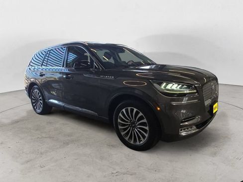 Used 2020 Lincoln Aviator Reserve AWD/4WD image 3