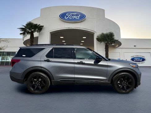Certified 2023 Ford Explorer ST-Line w/ Class IV Trailer Tow Package image 5