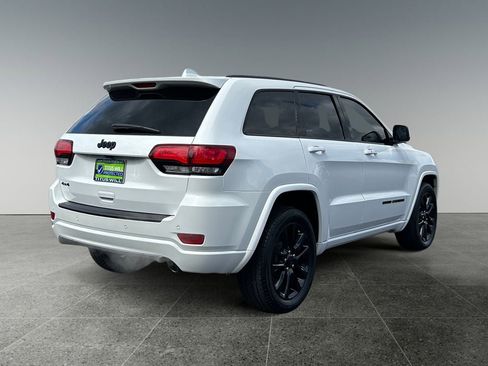 Used 2020 Jeep Grand Cherokee Altitude image 7