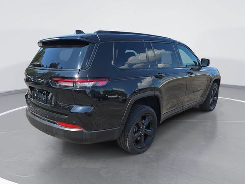 Used 2024 Jeep Grand Cherokee L Limited w/ Black Appearance Package AWD/4WD image 3