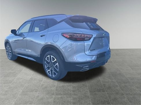 Used 2025 Chevrolet Blazer RS image 3