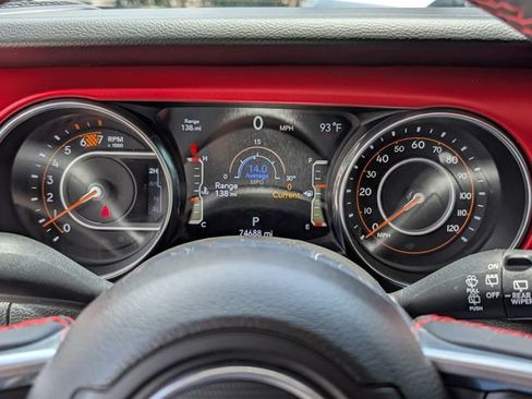 Used 2023 Jeep Wrangler Unlimited Rubicon AWD/4WD image 18