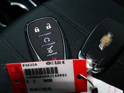 Used 2022 Chevrolet Traverse LT image 21