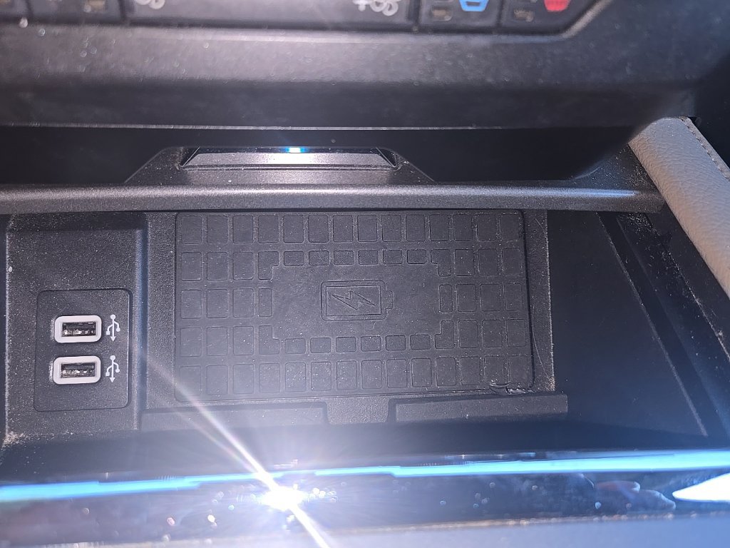 Used 2019 Ford Expedition XLT w/ Equipment Group 202A AWD/4WD image 28