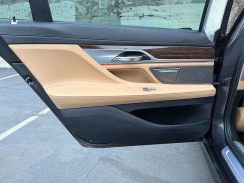 Used 2016 BMW 750i xDrive AWD/4WD image 24