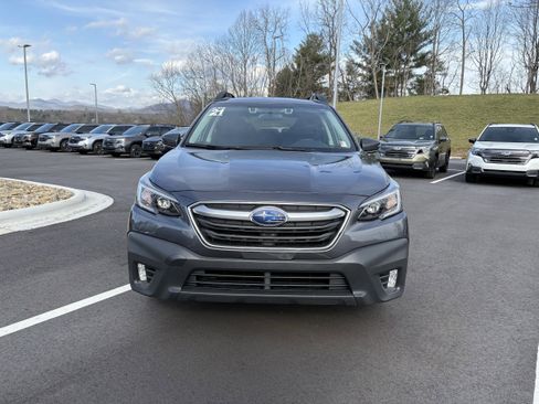Used 2021 Subaru Outback Premium image 2