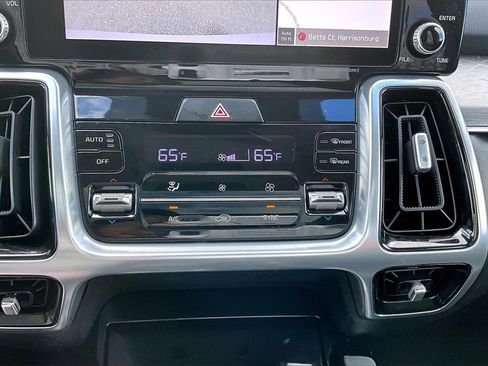 Used 2023 Kia Sorento SX image 14