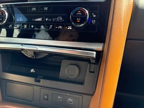 Used 2024 INFINITI QX80 Sensory AWD/4WD image 25