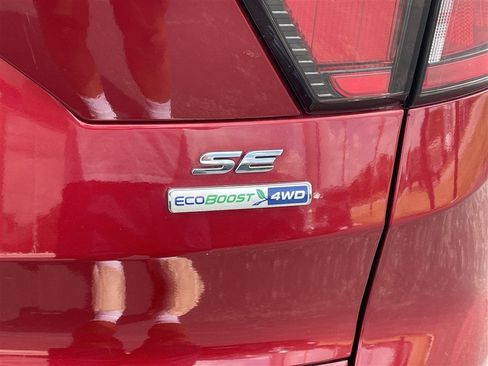Used 2017 Ford Escape SE w/ Equipment Group 201A AWD/4WD image 11