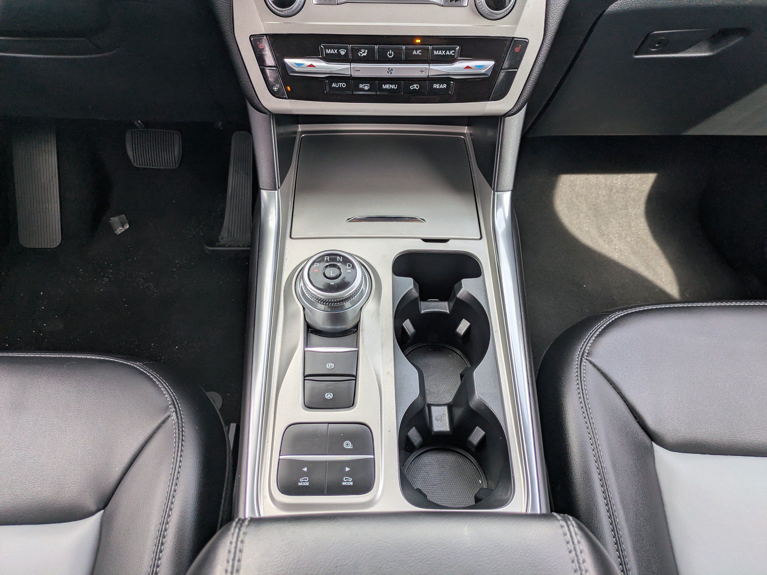 Used 2023 Ford Explorer XLT w/ Equipment Group 202A RWD image 18
