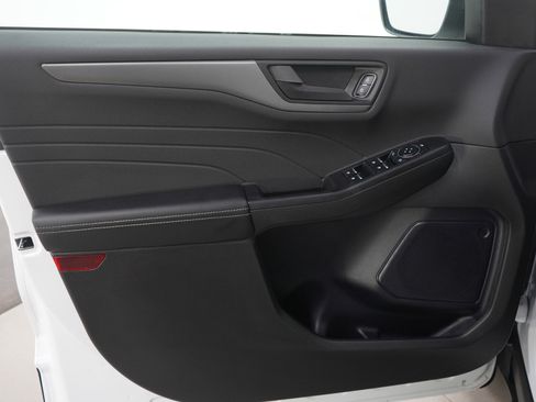 Used 2024 Ford Escape Active image 23