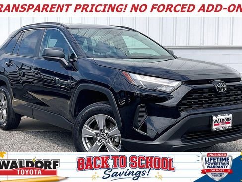 Used 2025 Toyota RAV4 LE AWD/4WD image 1