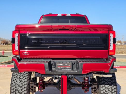 Used 2025 Ford F250 Platinum w/ FX4 Off-Road Package image 70