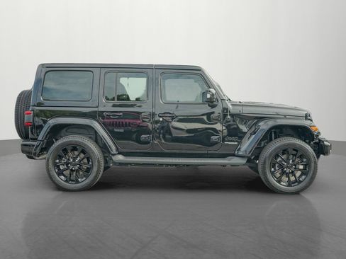 Used 2022 Jeep Wrangler Unlimited Sahara image 8