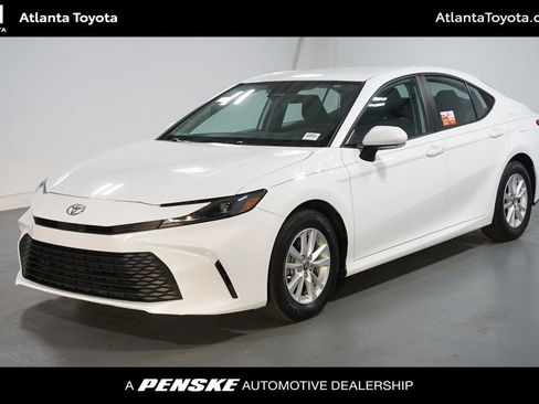 Used 2025 Toyota Camry LE image 1