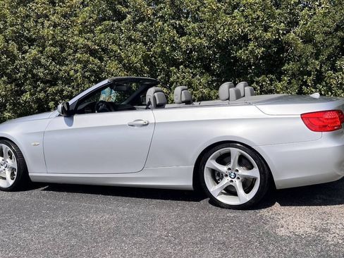 Used 2011 BMW 335i Convertible RWD image 8
