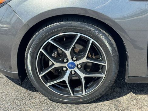 Used 2017 Ford Focus SEL w/ Cold Weather Package image 9