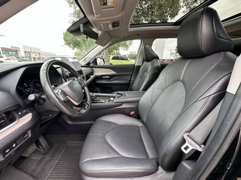 Used 2024 Toyota Grand Highlander AWD image 27
