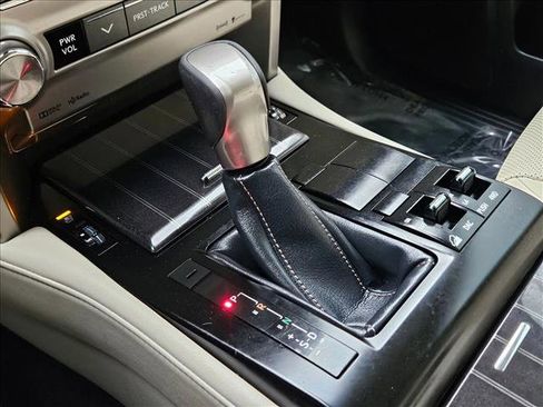 Used 2020 Lexus GX 460 Premium w/ Premium Package AWD/4WD image 12
