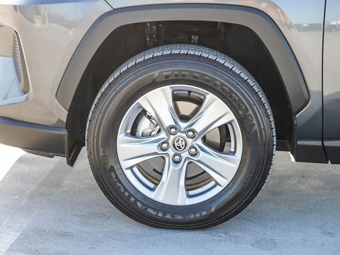 Used 2025 Toyota RAV4 XLE AWD/4WD image 9
