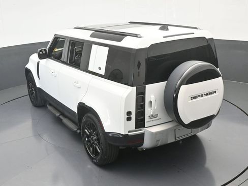 Used 2022 Land Rover Defender 110 S image 52