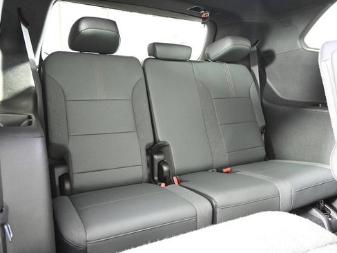 Used 2024 GMC Acadia AT4 AWD/4WD image 16