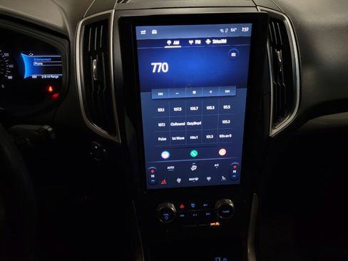 Used 2023 Ford Edge SEL image 25