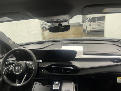 Used 2026 Buick Enclave Avenir image 23