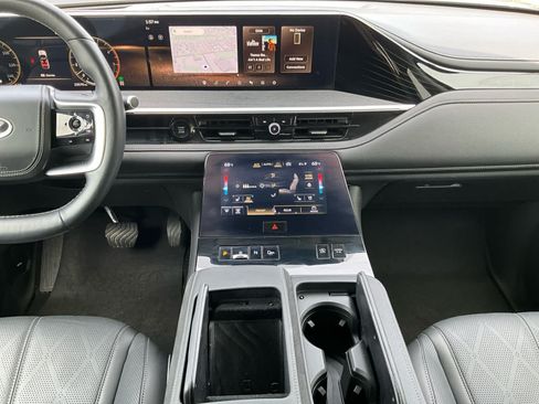 Used 2025 INFINITI QX80 Sensory w/ Exterior Package AWD/4WD image 3