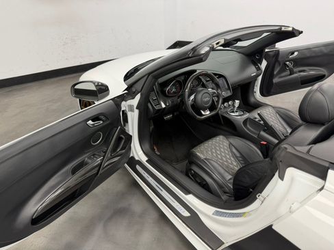 Used 2011 Audi R8 V10 AWD/4WD image 51
