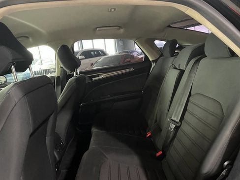 Used 2020 Ford Fusion SE image 18