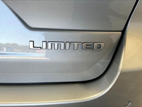 New 2025 Jeep Grand Cherokee Limited image 39