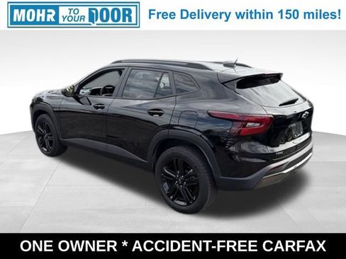 Used 2024 Chevrolet Trax ACTIV w/ Sunroof Package FWD image 3