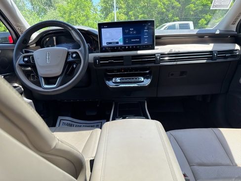 Used 2023 Lincoln Corsair Reserve w/ Equipment Group 201A AWD/4WD image 17