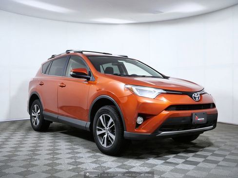Used 2016 Toyota RAV4 XLE image 1