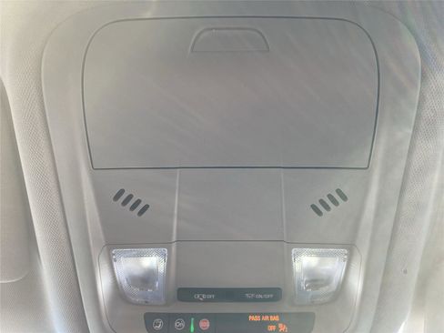 Used 2023 Chevrolet Blazer LT image 24